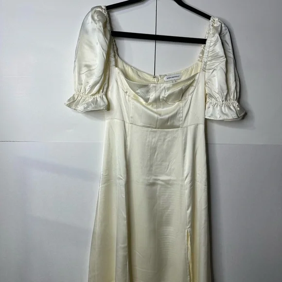 WE WORE WHAT Puff Sleeve Midi Dress - Picture 5 of 10